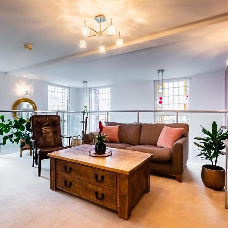 Lux Duplex Apartment 19Th Century Chapel Wakefield Centre מראה חיצוני תמונה