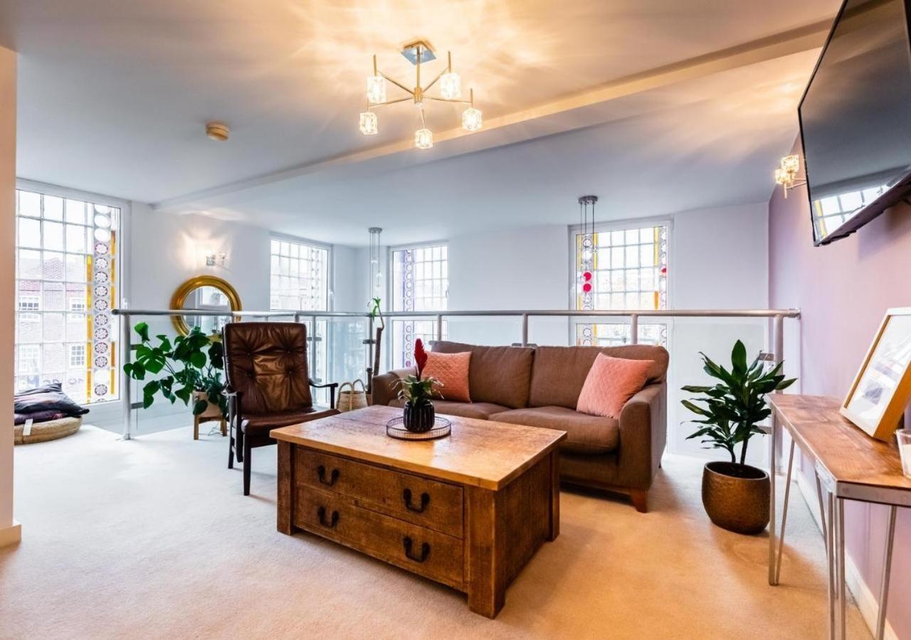 Lux Duplex Apartment 19Th Century Chapel Wakefield Centre מראה חיצוני תמונה