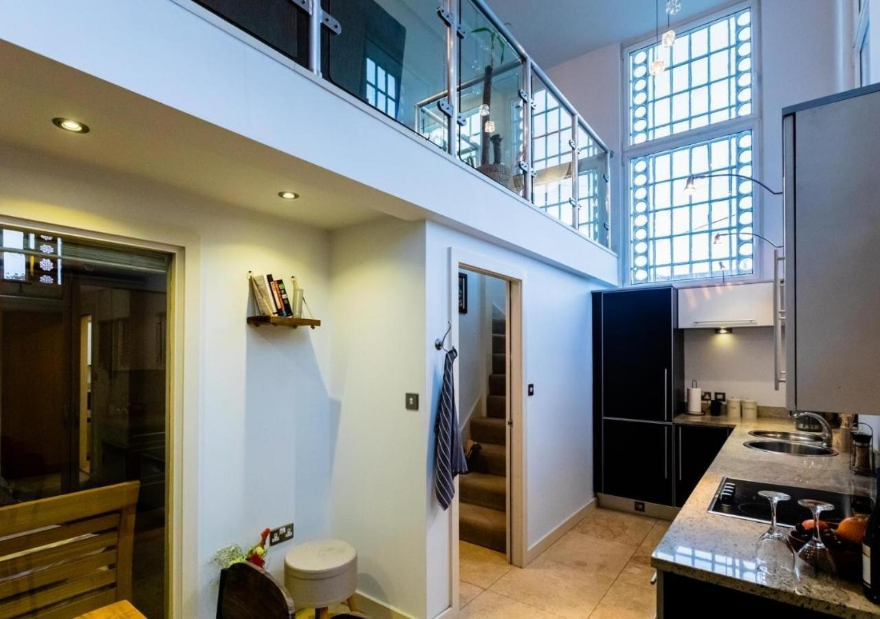 Lux Duplex Apartment 19Th Century Chapel Wakefield Centre מראה חיצוני תמונה